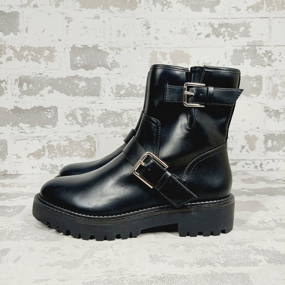 NEW Nordstrom Rack Black Buckle Strap Lug Sole Ankle Moto Boots D773